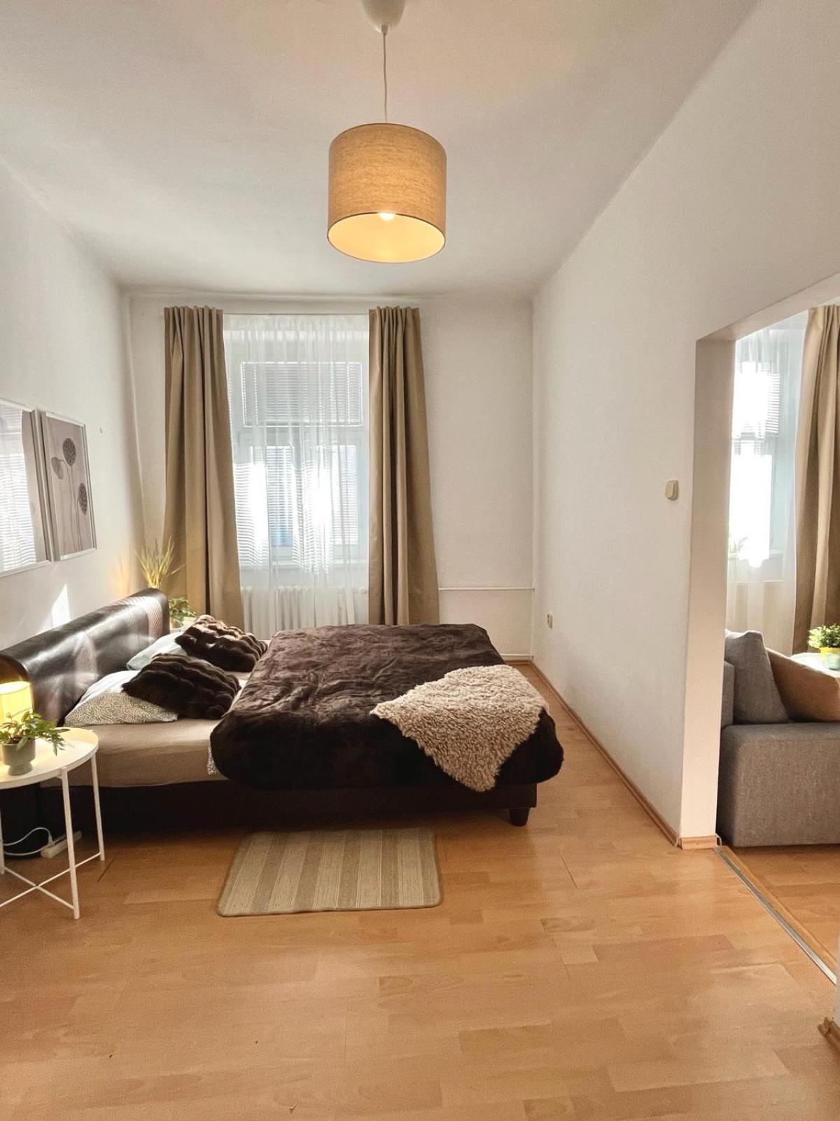 Apartment Caroline - Old Town, Ac Bratislava Ngoại thất bức ảnh