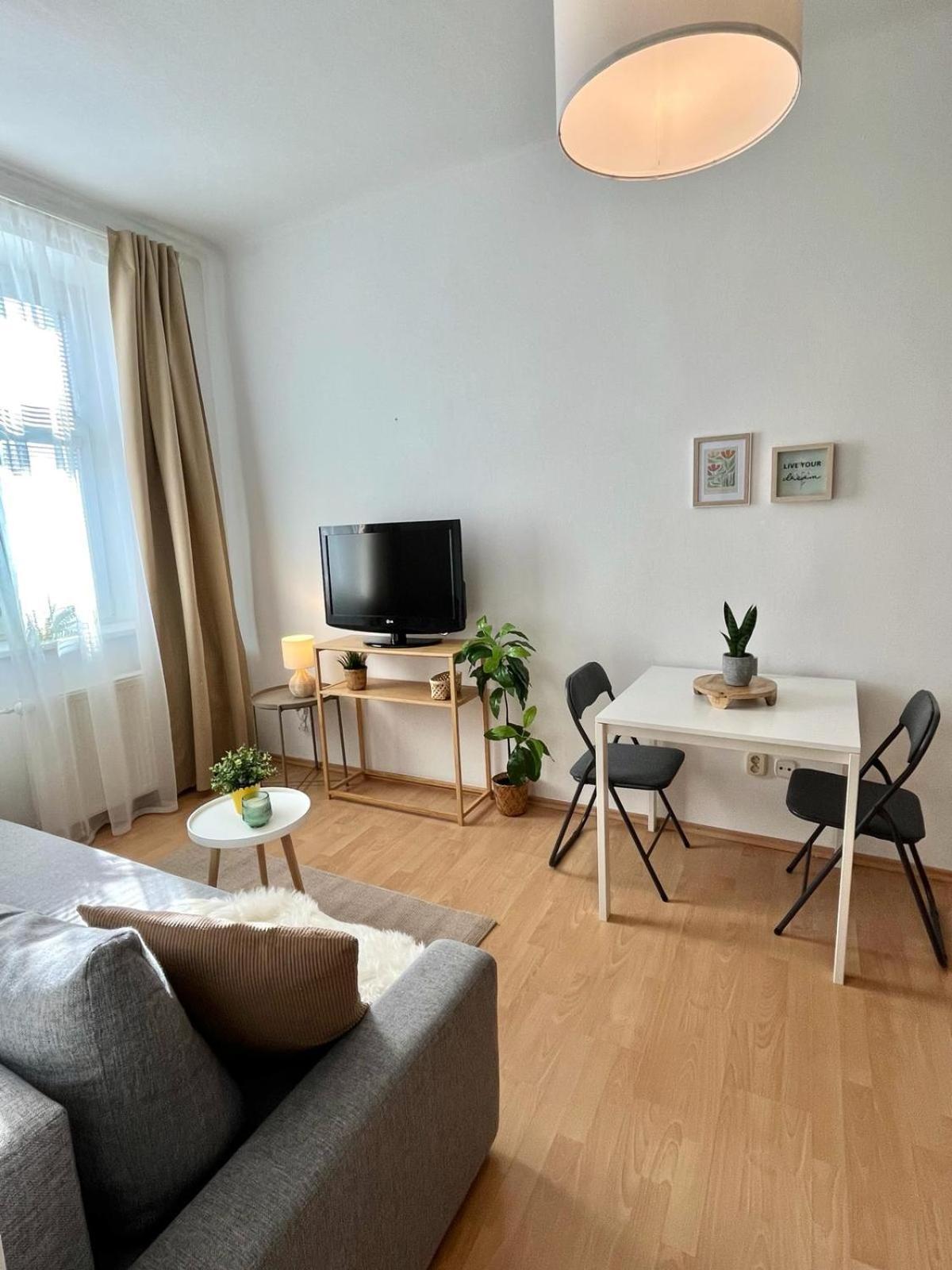 Apartment Caroline - Old Town, Ac Bratislava Ngoại thất bức ảnh